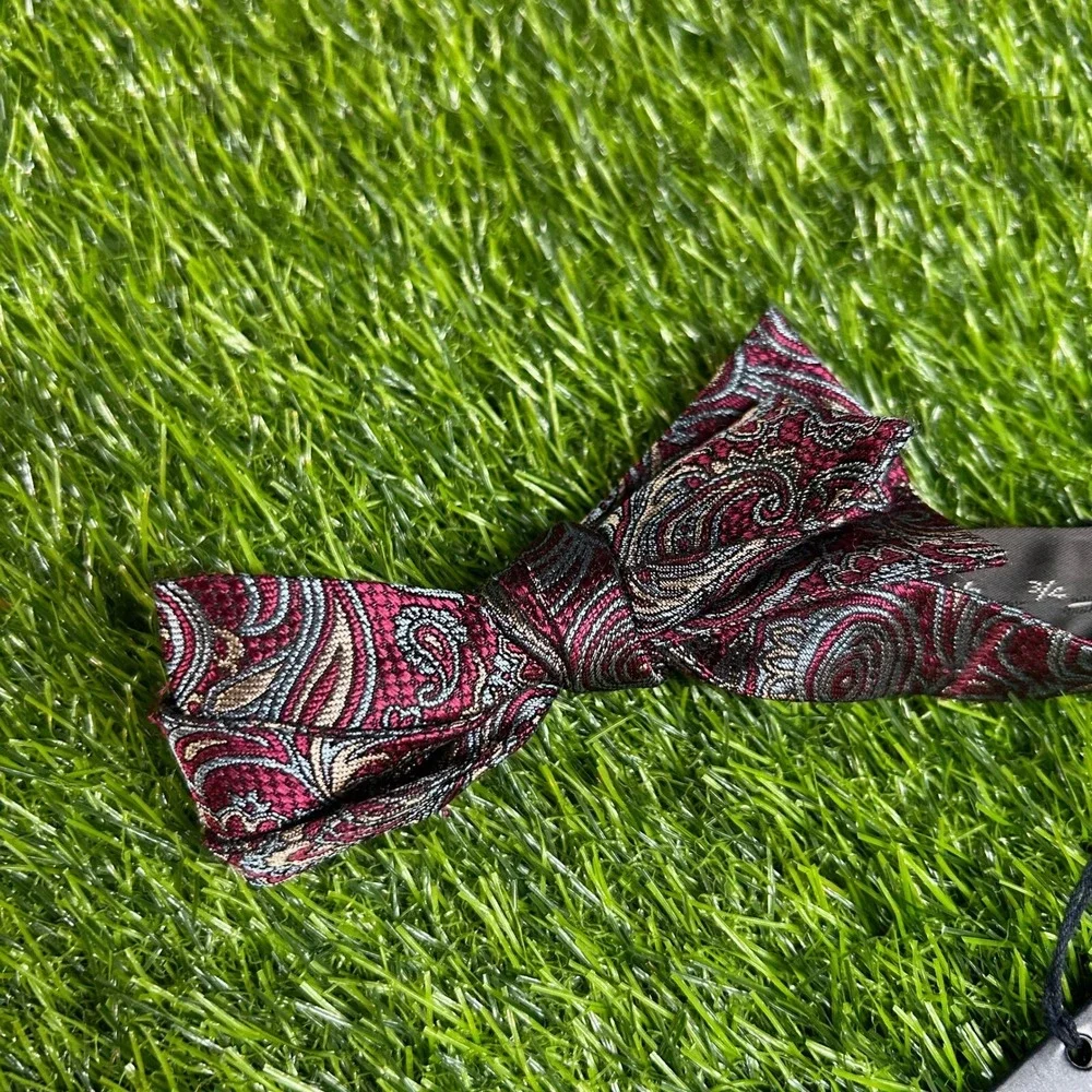 Cremieux Paisley Silk Bow Tie Mens One Size Burgundy Adjustable Self Tie NWT